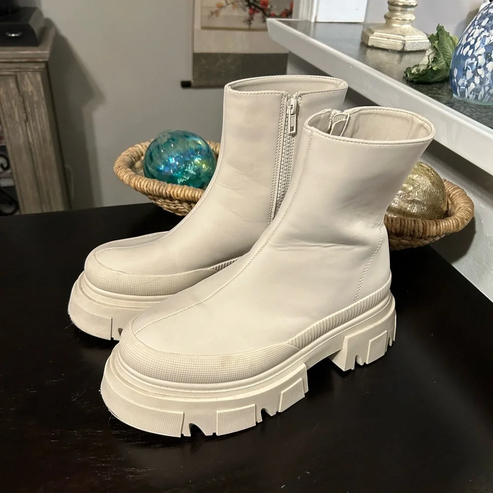 Bershka Platform Chunky Sock Boots Cream / Beige Size 6 - Picture 2 of 10